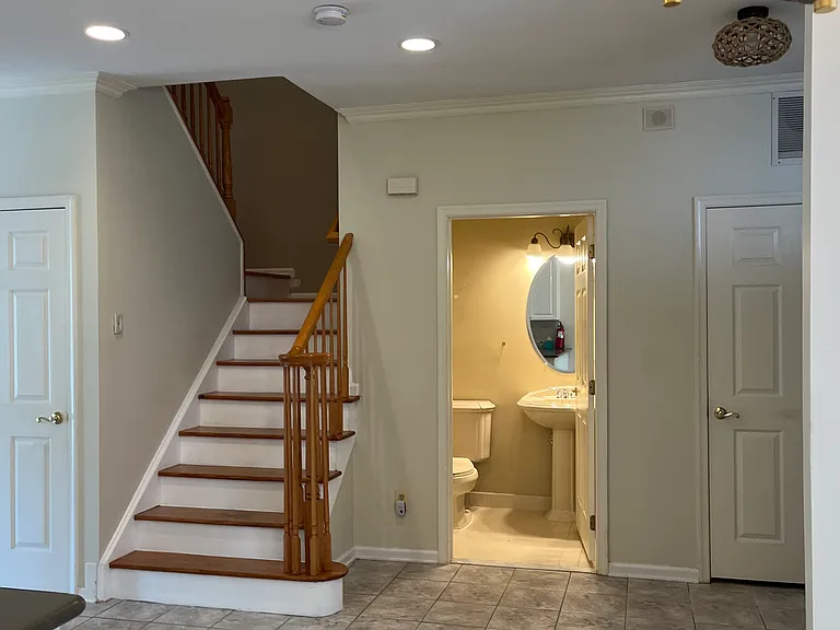 103 Nutmeg Ln — Photo 8