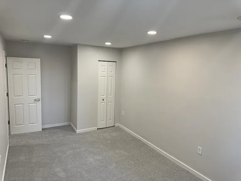 677 Dorset Ave — Photo 9