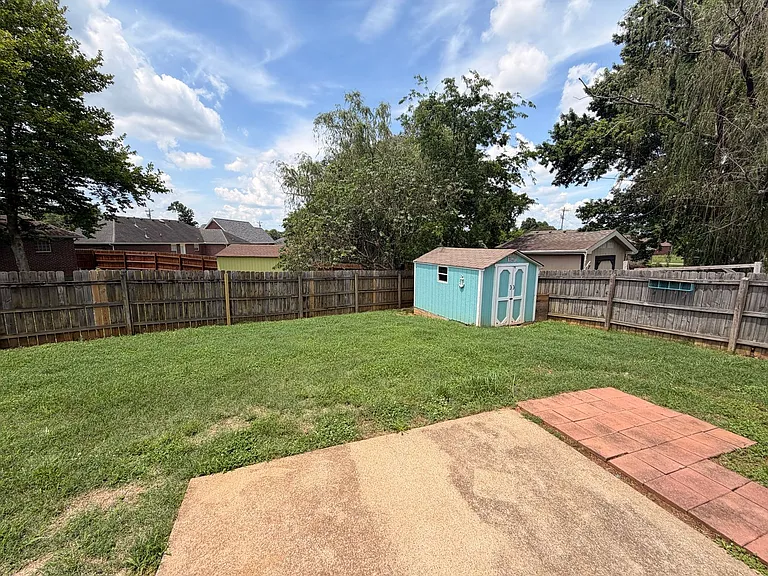 7003 Clara Ct — Photo 21