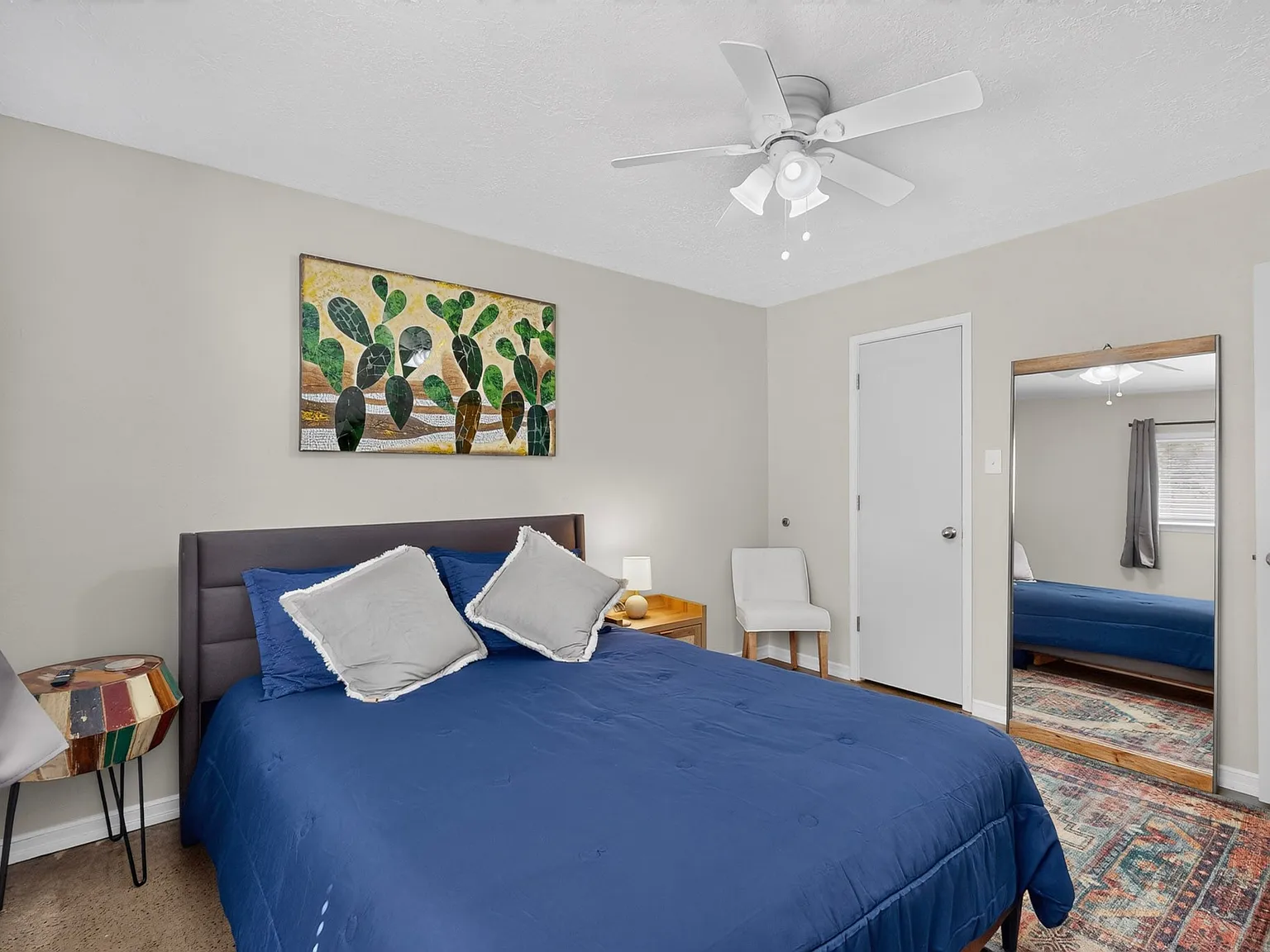 2 bed, 800 sqft, $2,000 — Photo 2