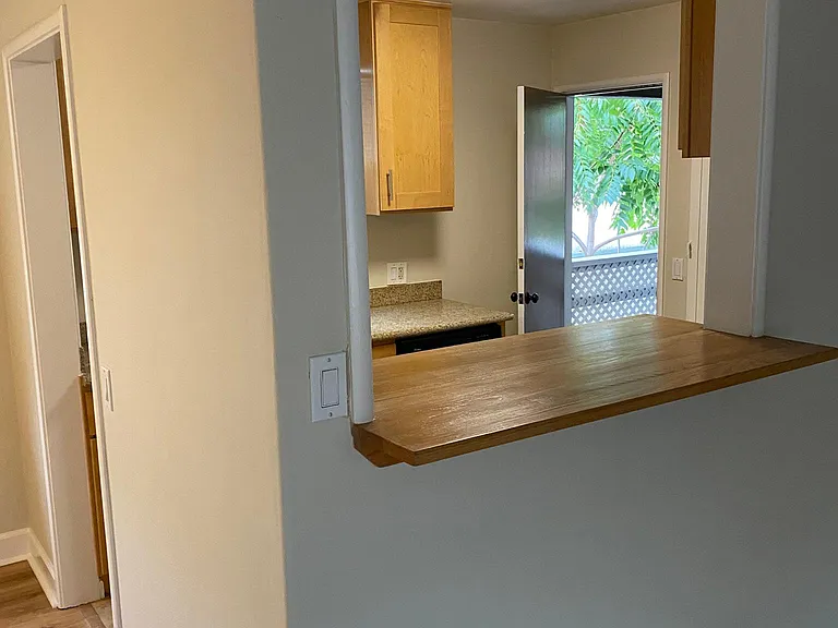 280 Everett Ave — Photo 7