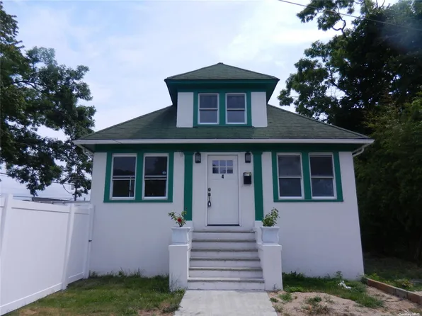 4 Ross Avenue, Bay Shore, NY 11706
