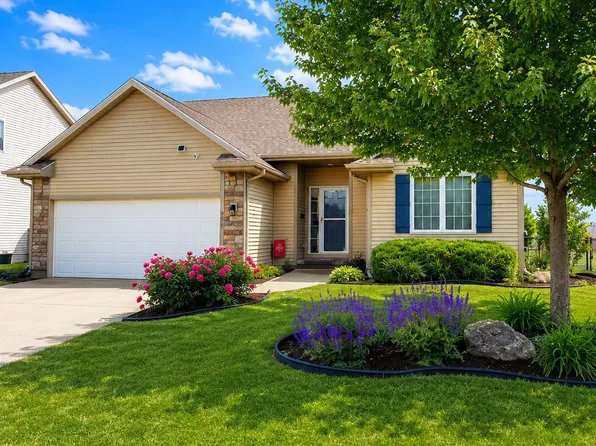 9507 Wilson St, West Des Moines, IA 50266