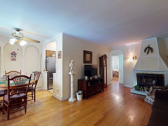 4th image of 2175 Kimball St