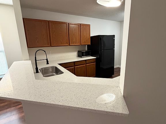 5th image of 1296 River Rock Rd