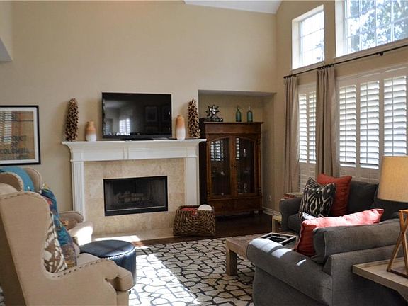 4th image of 2500 Mallard Ct