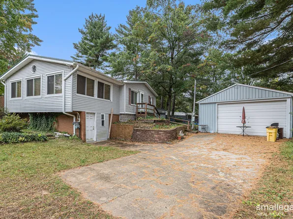 3435 Oak St, Newaygo, MI 49337