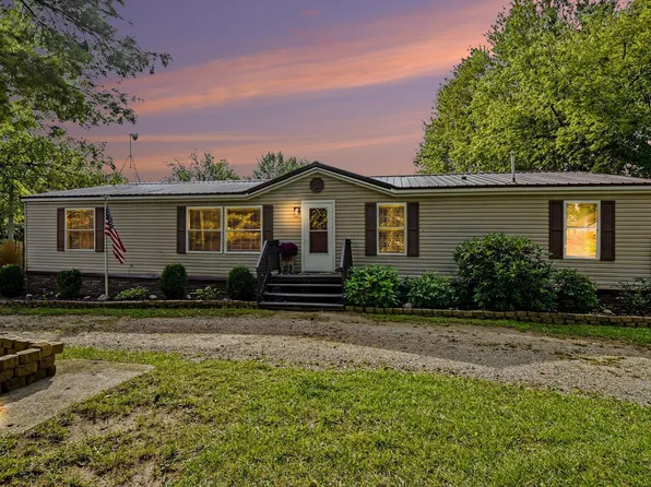 691 N Duffield Rd, Sumner, MI 48889