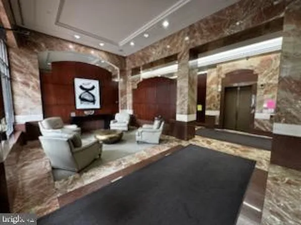 4801 Fairmont Ave APT 403, Bethesda, MD 20814