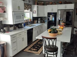 42 Elizabeth Rd, New Hartford, CT 06057