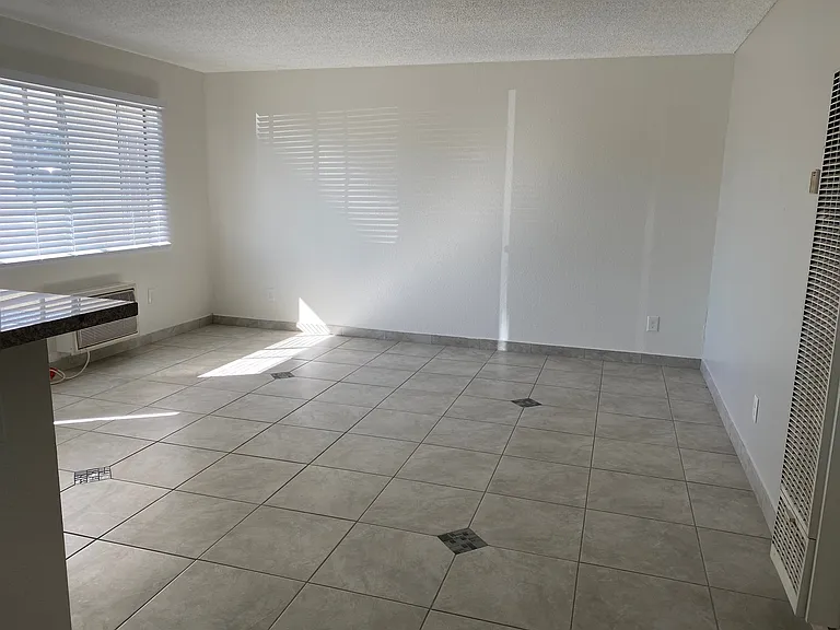 10875 White St #1 — Photo 3