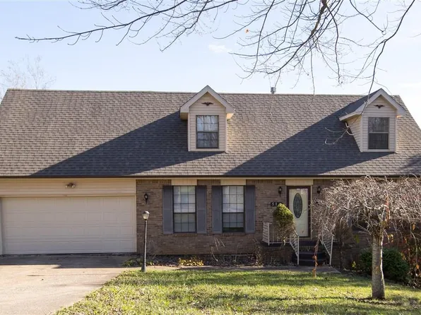 516 Terrace Dr, Radcliff, KY 40160