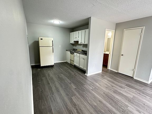 3rd image of 1901 E Johnson Ave #21