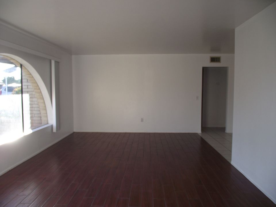 1st image of 2026 E Magdalena Dr