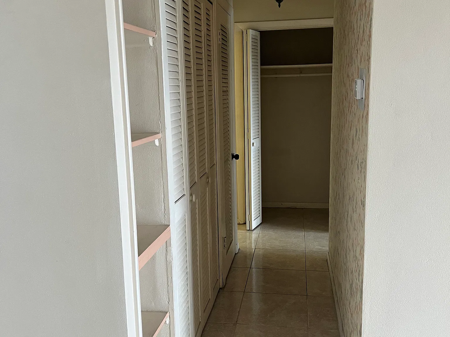 2 bed, 930 sqft, $2,000 — Photo 2
