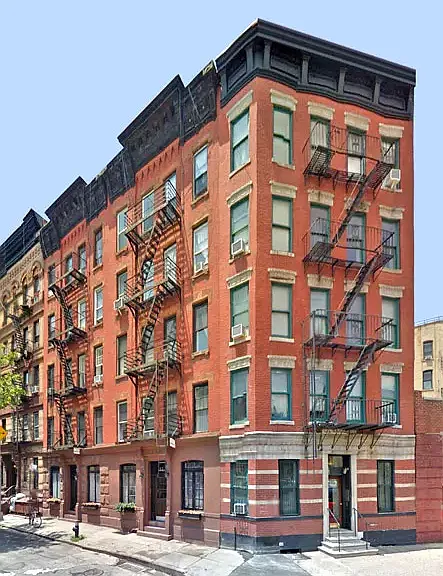 53 Leroy St #R3C — Photo 9