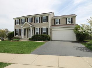 575 Waterford Rd, Elgin, IL 60124