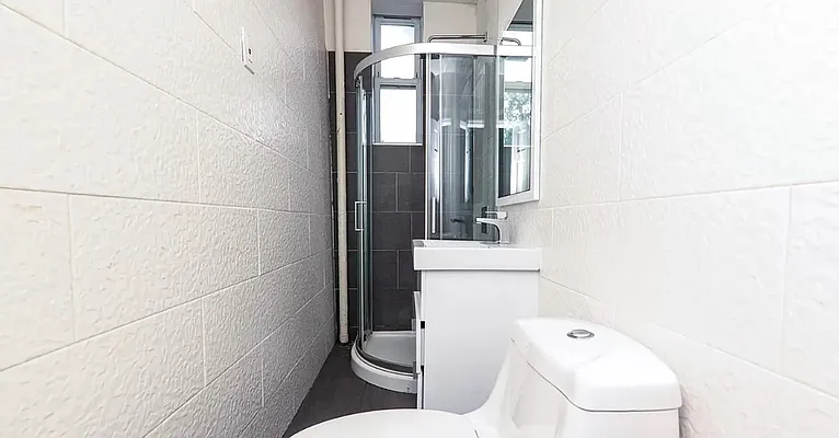 Rented by Aron Fried, LREB | media 6