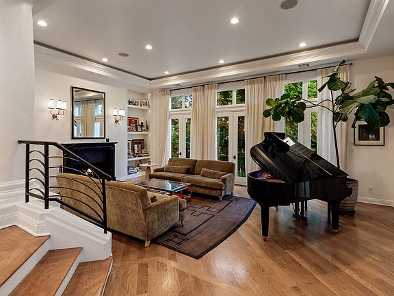 2nd image of 123 Channel Pointe Mall