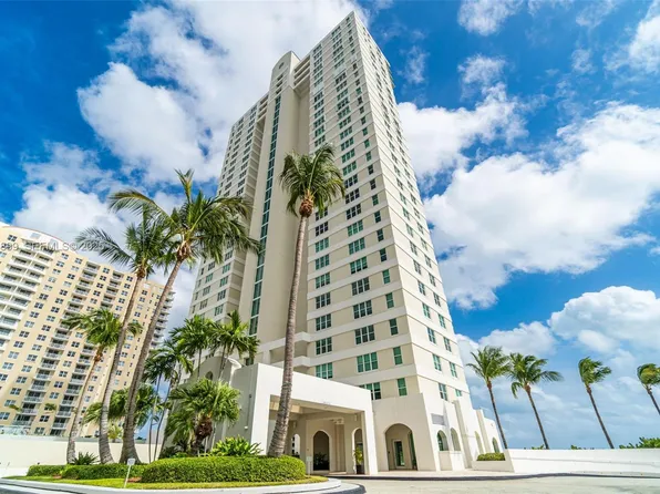 800 Claughton Island Dr, Miami, FL