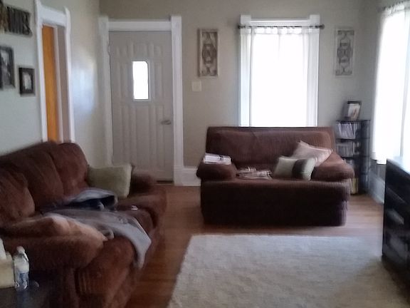 5th image of 607 E Saint Clair St