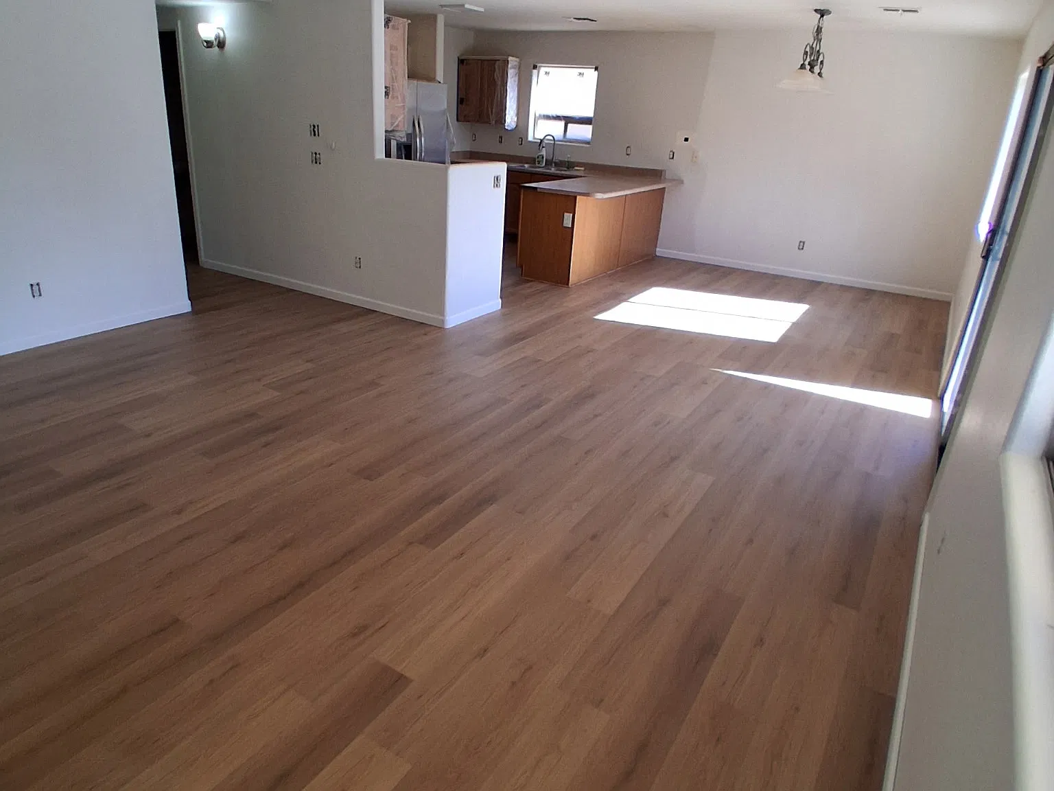 5 bed, 2.5 bath, 2184 sqft, $3,300 — Photo 2