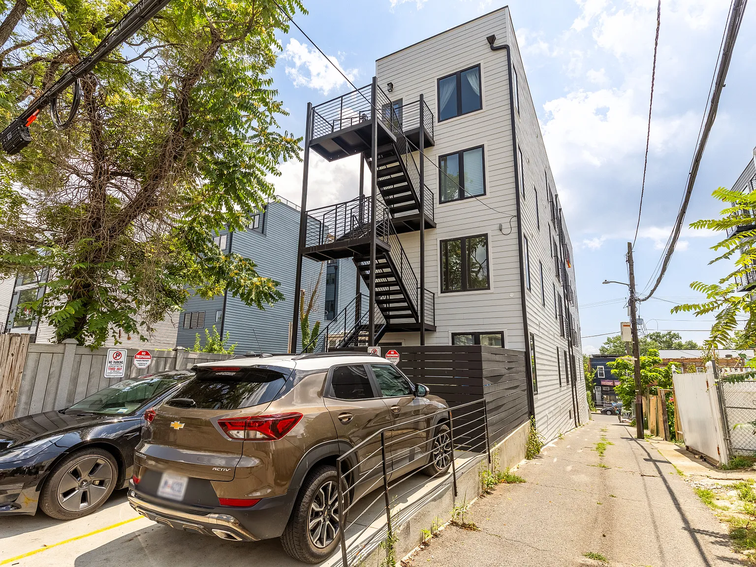 2 bed, 693 sqft, $3,100 — Photo 4