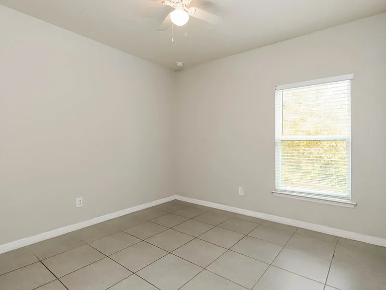 670 Basingstoke Ct — Photo 13