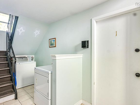 4th image of 3169 Veith St