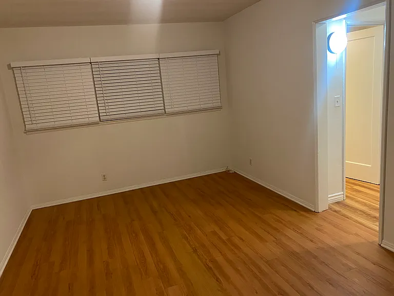 6725 Yucca St — Photo 3