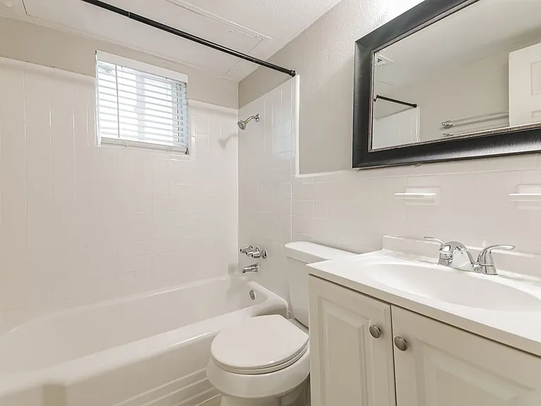 Reiger Park Apartments — Photo 47