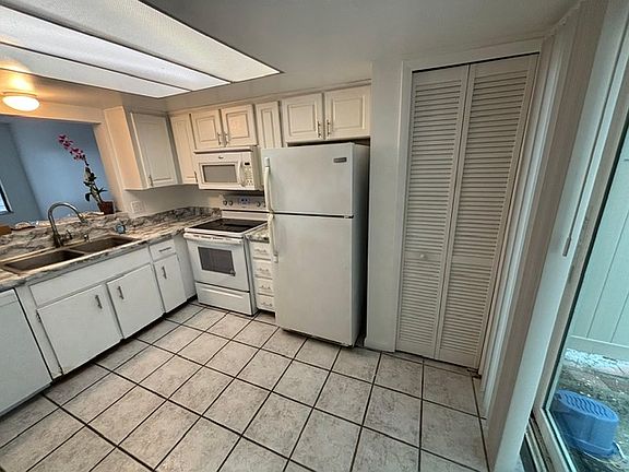 5th image of 12071 Tift Cir