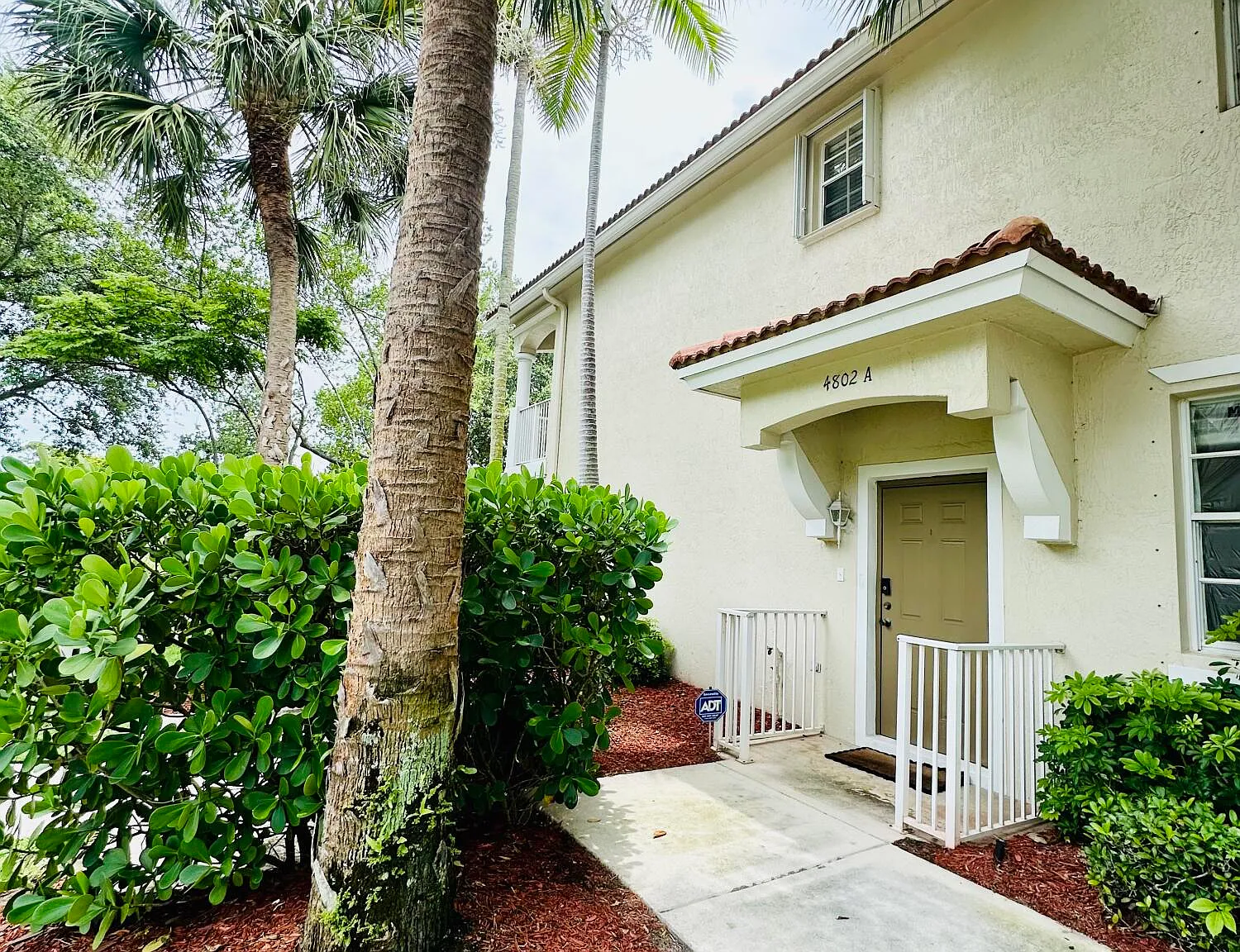 2 bed, 2.0 bath, 1028 sqft, $2,820 — Photo 3