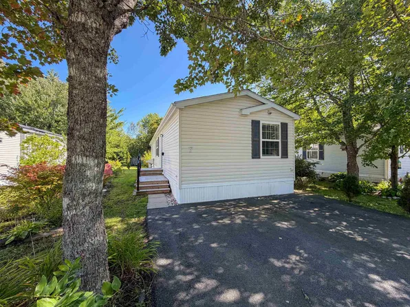 7 Richards St, Bridgewater, NS B4V 4B4