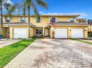 8952 NW 53rd St, Sunrise, FL 33351