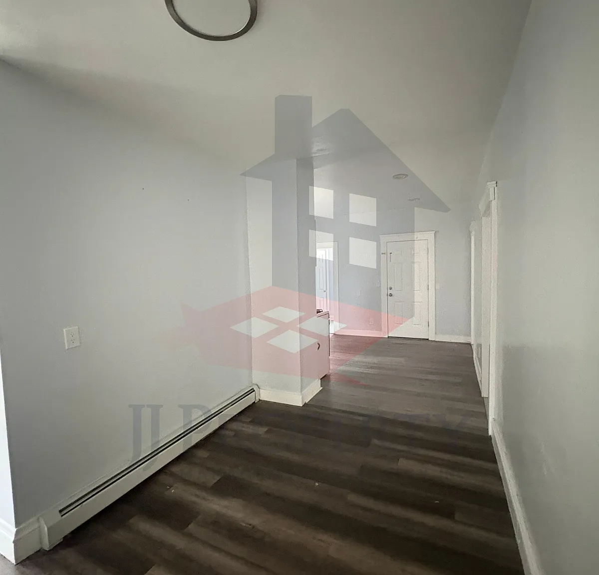 3 bed, $2,000 — Photo 2