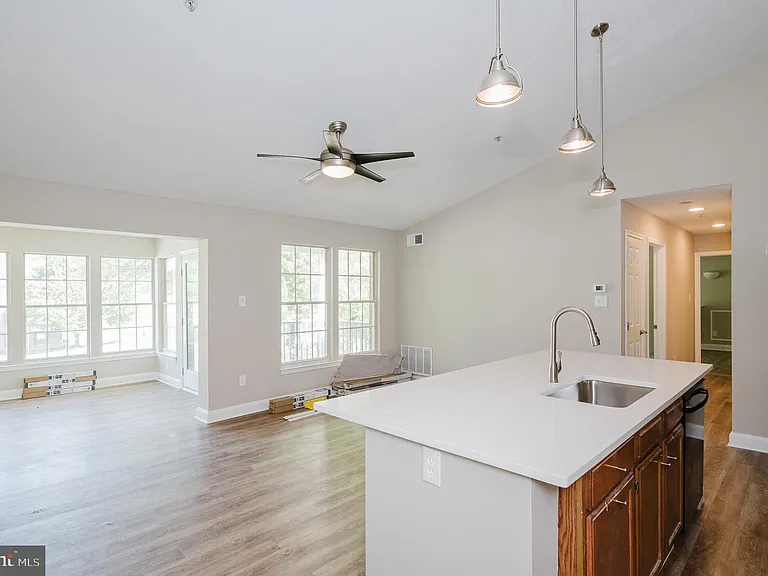 3100 Cardinal Way #J — Photo 6