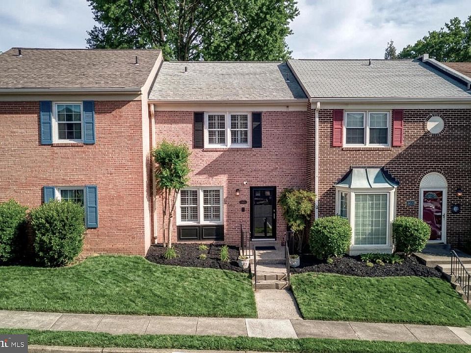 1st image of 4575 Airlie Way