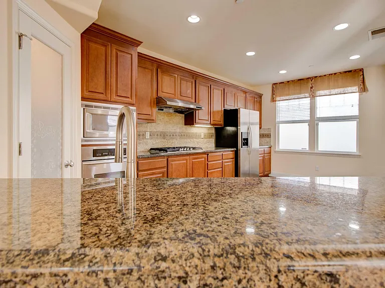 49200 Tulip Ter — Photo 6