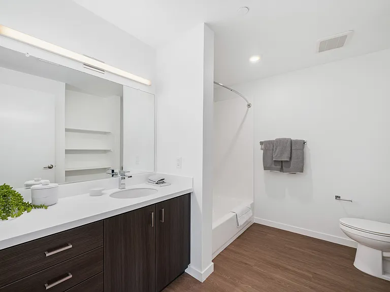 927 U St #301 — Photo 9