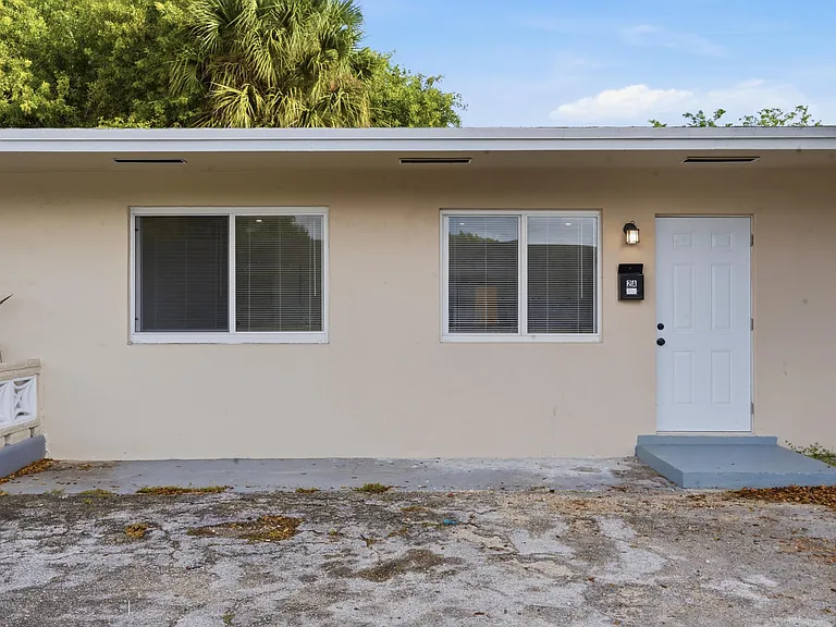 340 SW 11th Ave #2A — Photo 10