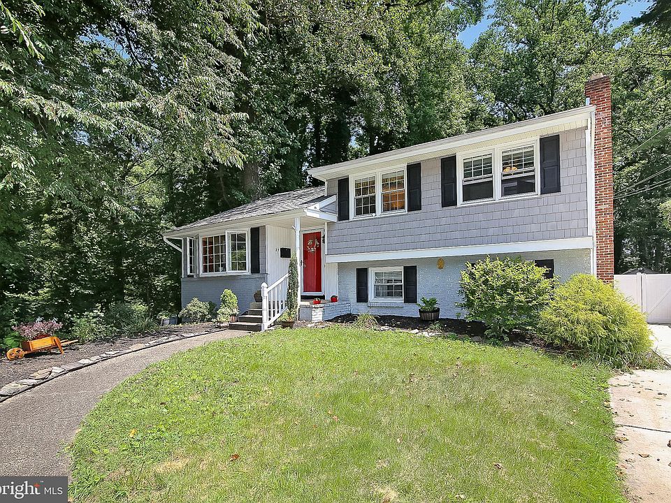 1st image of 27 Cooper Dr