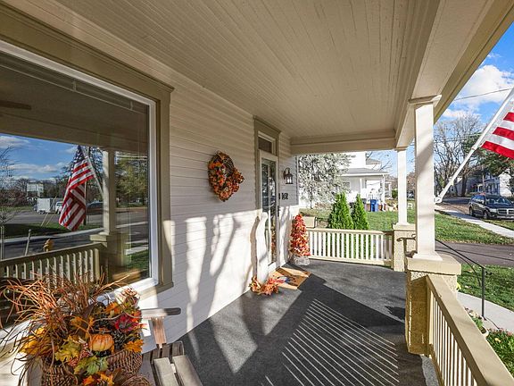 5th image of 7432 Broadwyn Dr