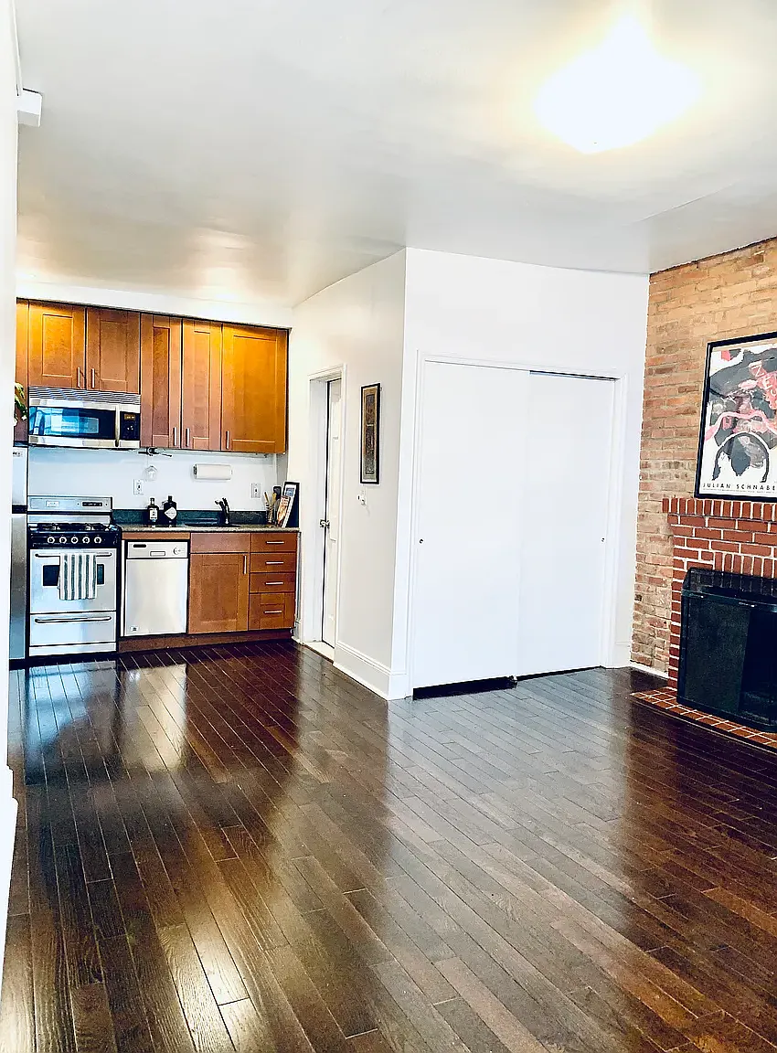 131 East 15th Street — Photo 3