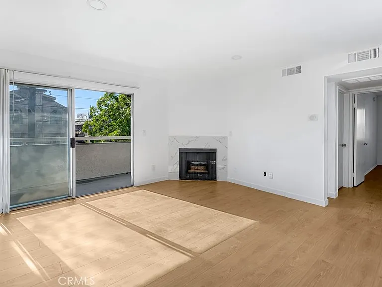 4406 Cahuenga Blvd #109 — Photo 2