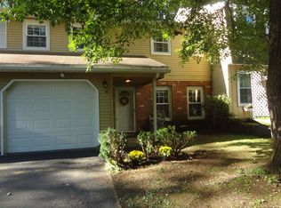 44 Barkwood Ln, Clifton Park, NY 12065