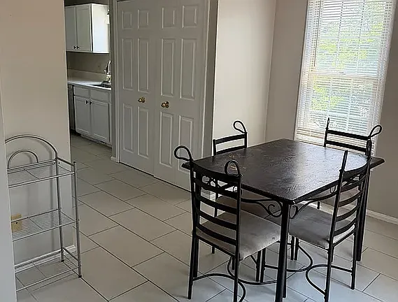 8316 Chester Pkwy — Photo 3