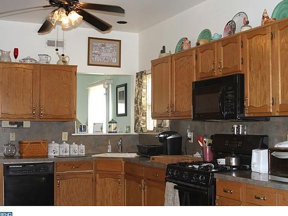5th image of 103 Grove Mansion Way