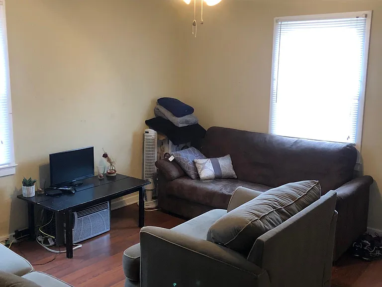 348-350 Delaware Cir — Photo 4