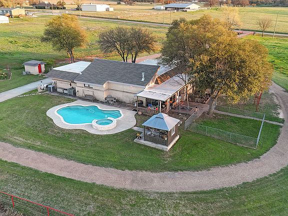 5th image of 304 Scarlett Rd